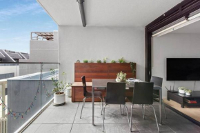 Heart of Richmond Hideaway with Spacious Balcony
